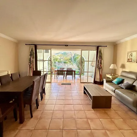 Les Restanques 21 Pins 7pers Гримо