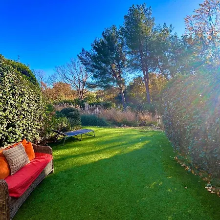 Les Restanques 21 Pins 7pers Гримо