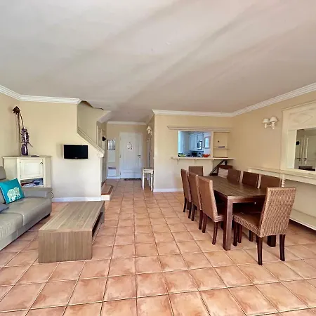 Les Restanques 21 Pins 7pers Гримо