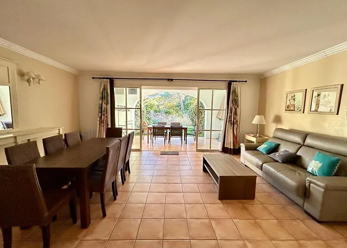 Les Restanques 21 Pins 7pers Grimaud